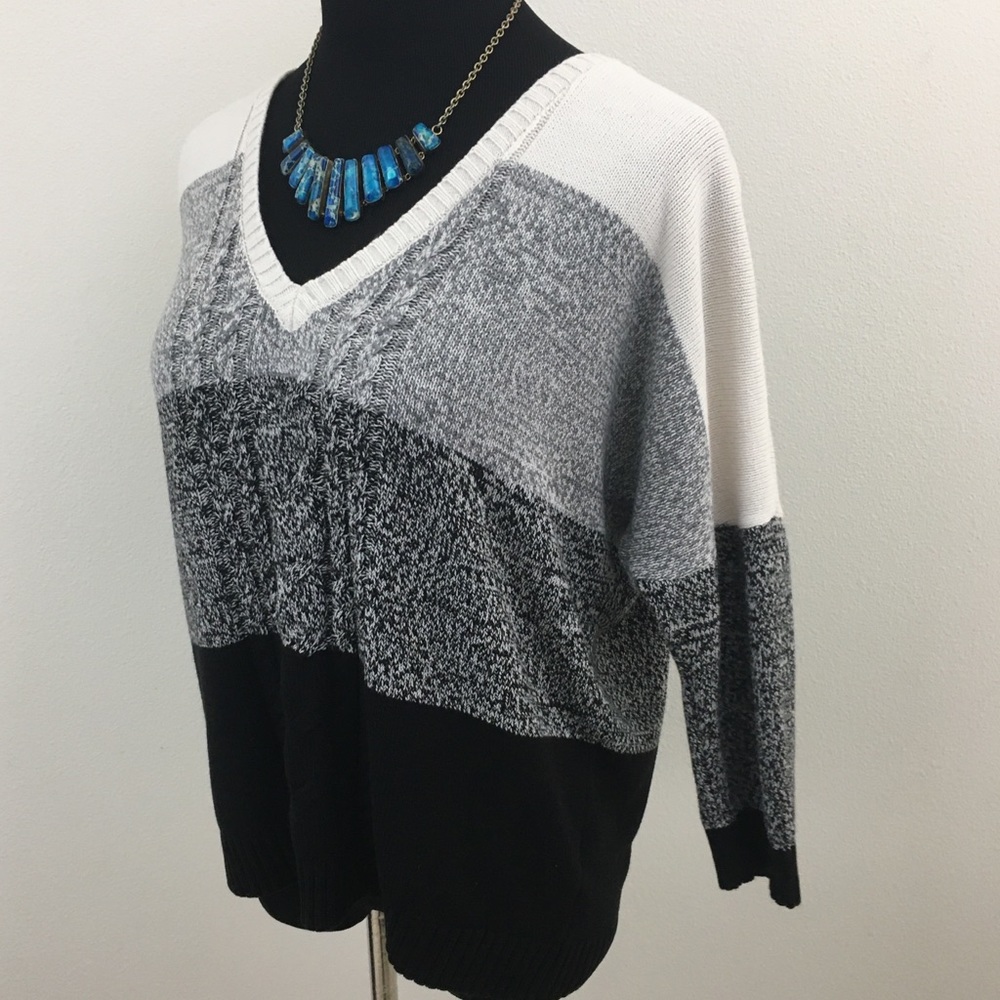 New York & Co | Color Block Cable Knit Sweater - Picture 3 of 9